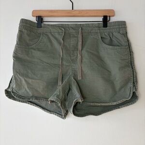 Eddie Bauer Green Elastic Waist Shorts Women's 14